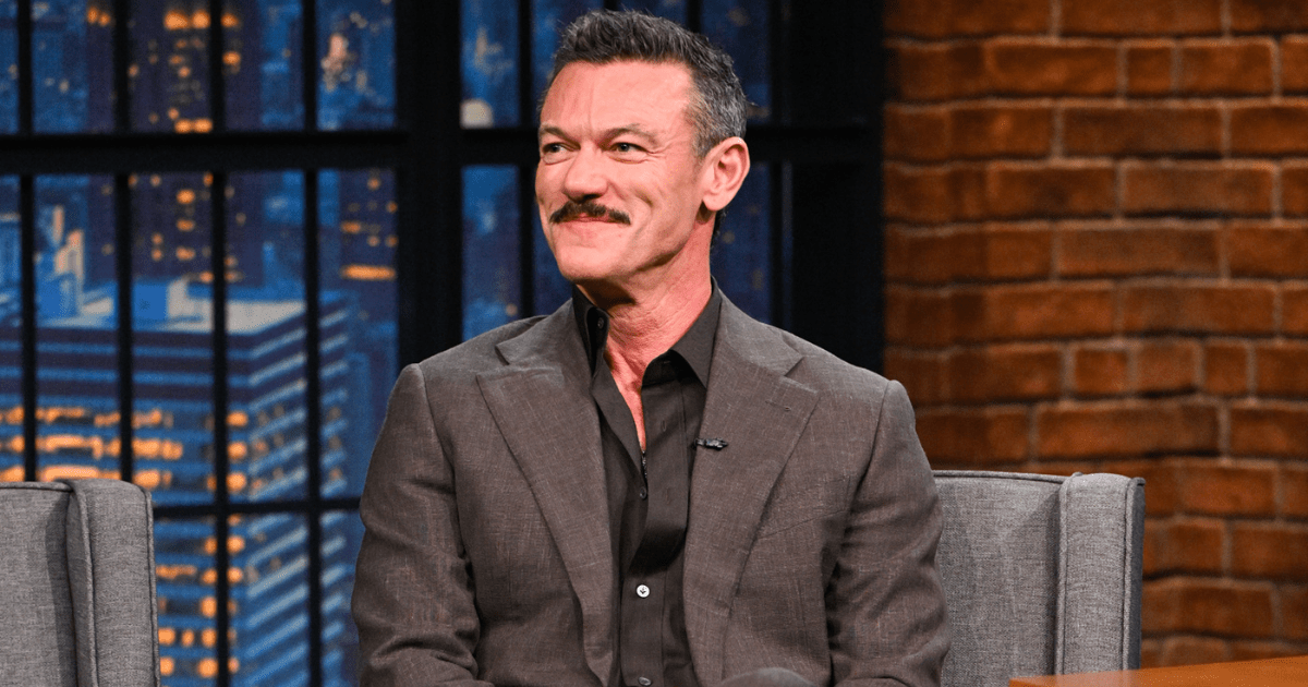Luke Evans révèle la lettre finale déchirante envoyée à Tim Curry