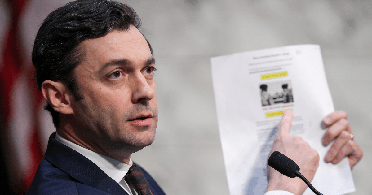 Donald Trump offre à Jon Ossoff une victoire rare après leur guerre des mots