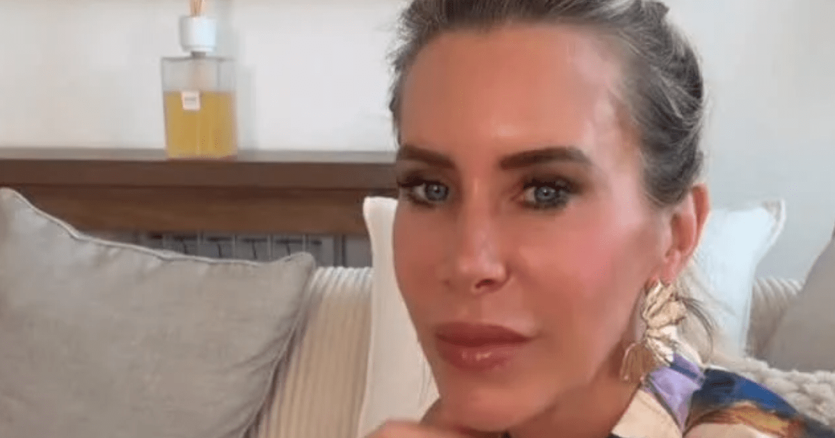 La star de Real Housewives montre un visage ensanglanté et cousu après un lifting