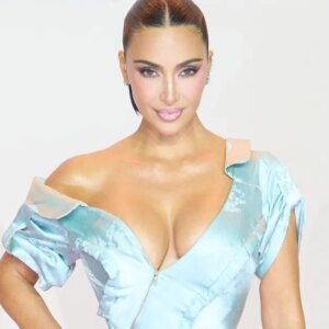 Le show sportif pour mamans de Kim Kardashian ressemble à un plaisir coupable