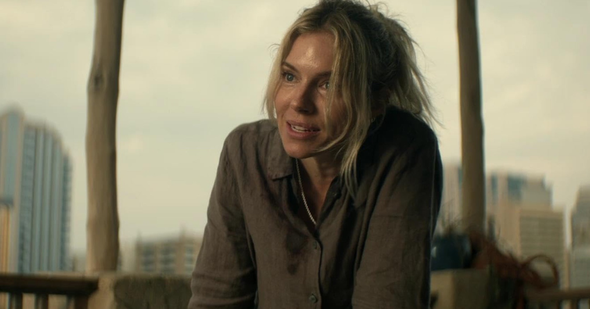 Sienna Miller révèle pourquoi elle a dû refuser "Les traîtres"