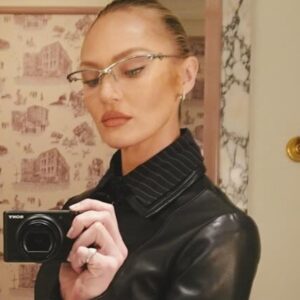 Candice Swanepoel se rapproche dangereusement du nu dans la lingerie pure Victoria's Secret