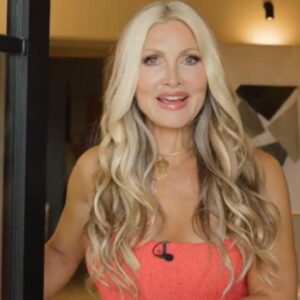 Caprice Bourret quitte Londres pour des raisons de sécurité