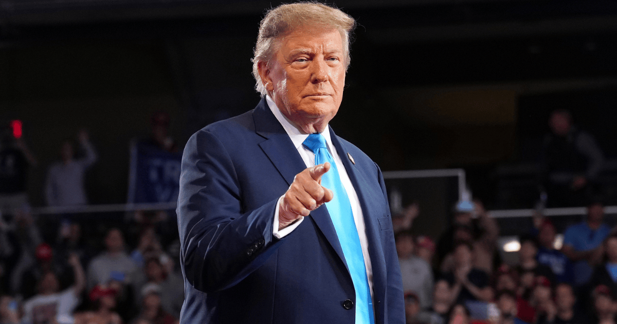 Donald Trump recourt à des insultes enfantines et à des tactiques effrayantes lors du rassemblement du Kansas