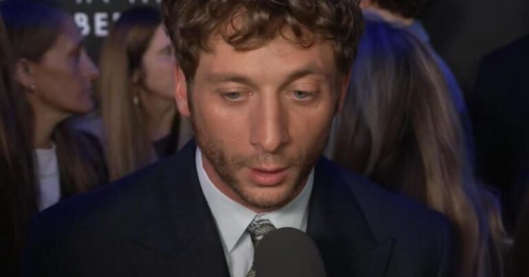 Jeremy Allen White révèle sa plus grande inquiétude en tant que père