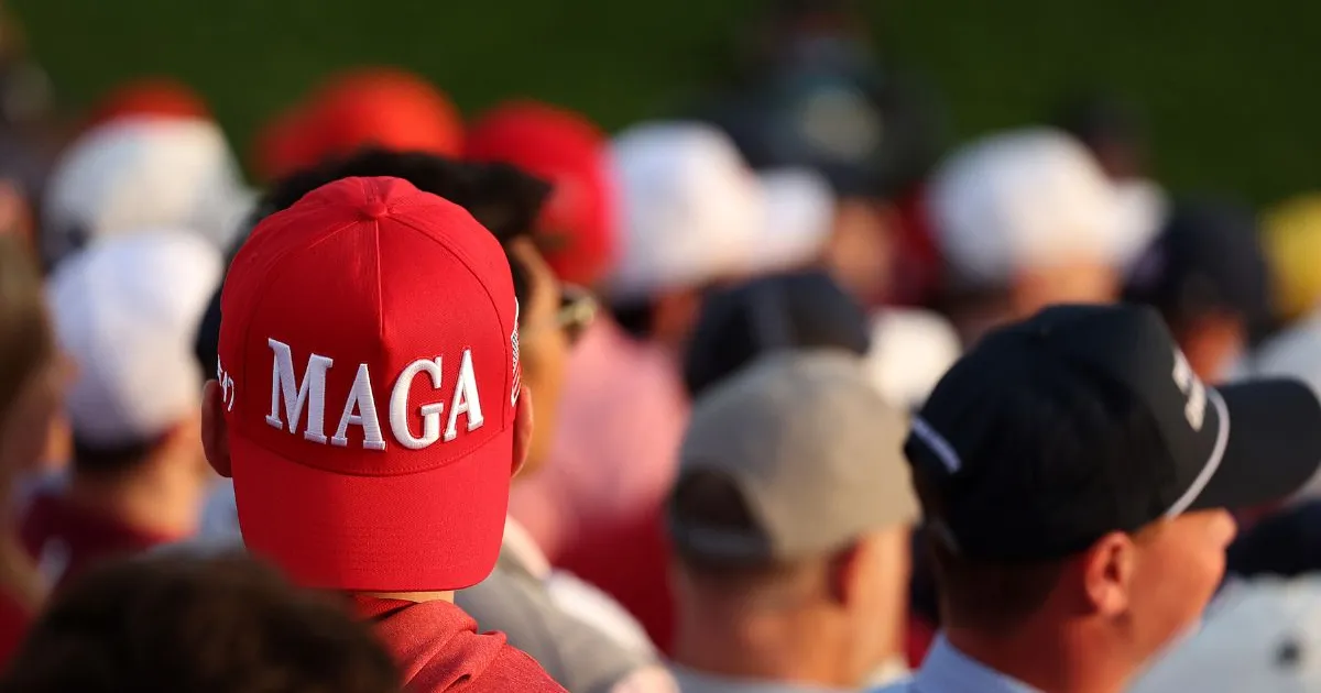 La décision judiciaire d'un influenceur MAGA contre son ex intervient quelques jours après son arrestation pour violence domestique