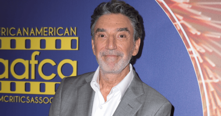 Le cercle restreint d'Anna Faris riposte à Chuck Lorre à propos du casting