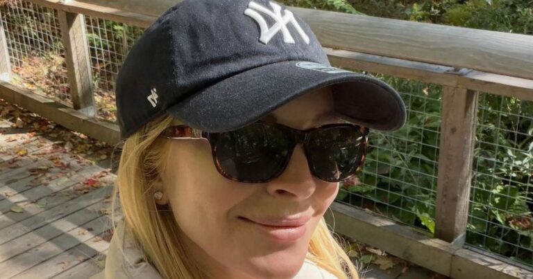 Le fils de Lindsay Lohan apporte l'énergie maximale des tout-petits aux nouvelles photos d'automne