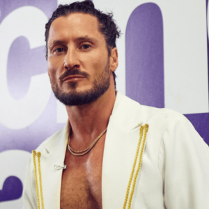 Maks Chmerkovskiy refuse d'édulcorer son point de vue sur le drame « DWTS » de frère Val